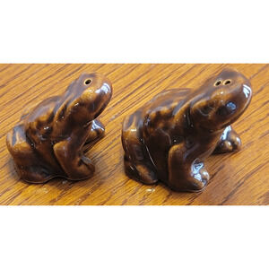 Vintage Frog Salt and Pepper Shakers Brown Ceramic Toads Novelty Decor Ornaments